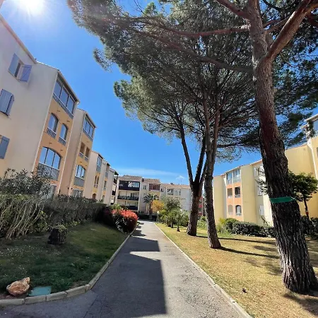 Lagon Bleu Apartment *